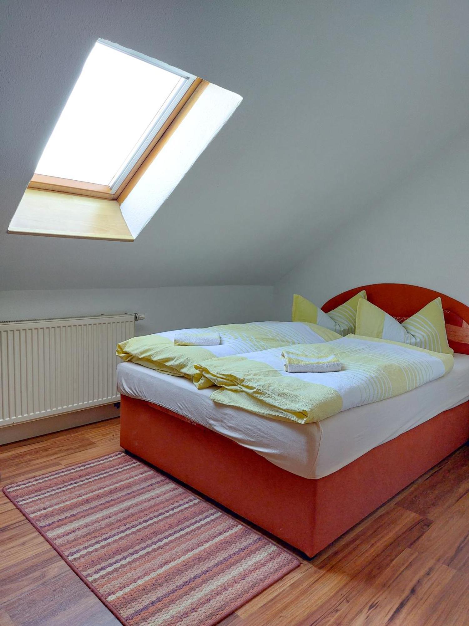Zur Deutschen Eiche - Fruehstueckspension Und Ferienwohnungen Großschönau Chambre photo