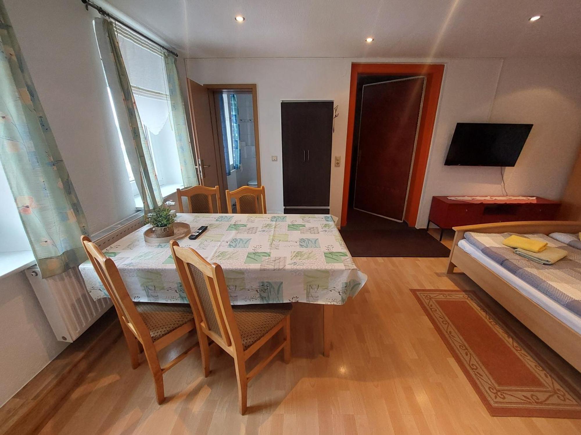 Zur Deutschen Eiche - Fruehstueckspension Und Ferienwohnungen Großschönau Chambre photo