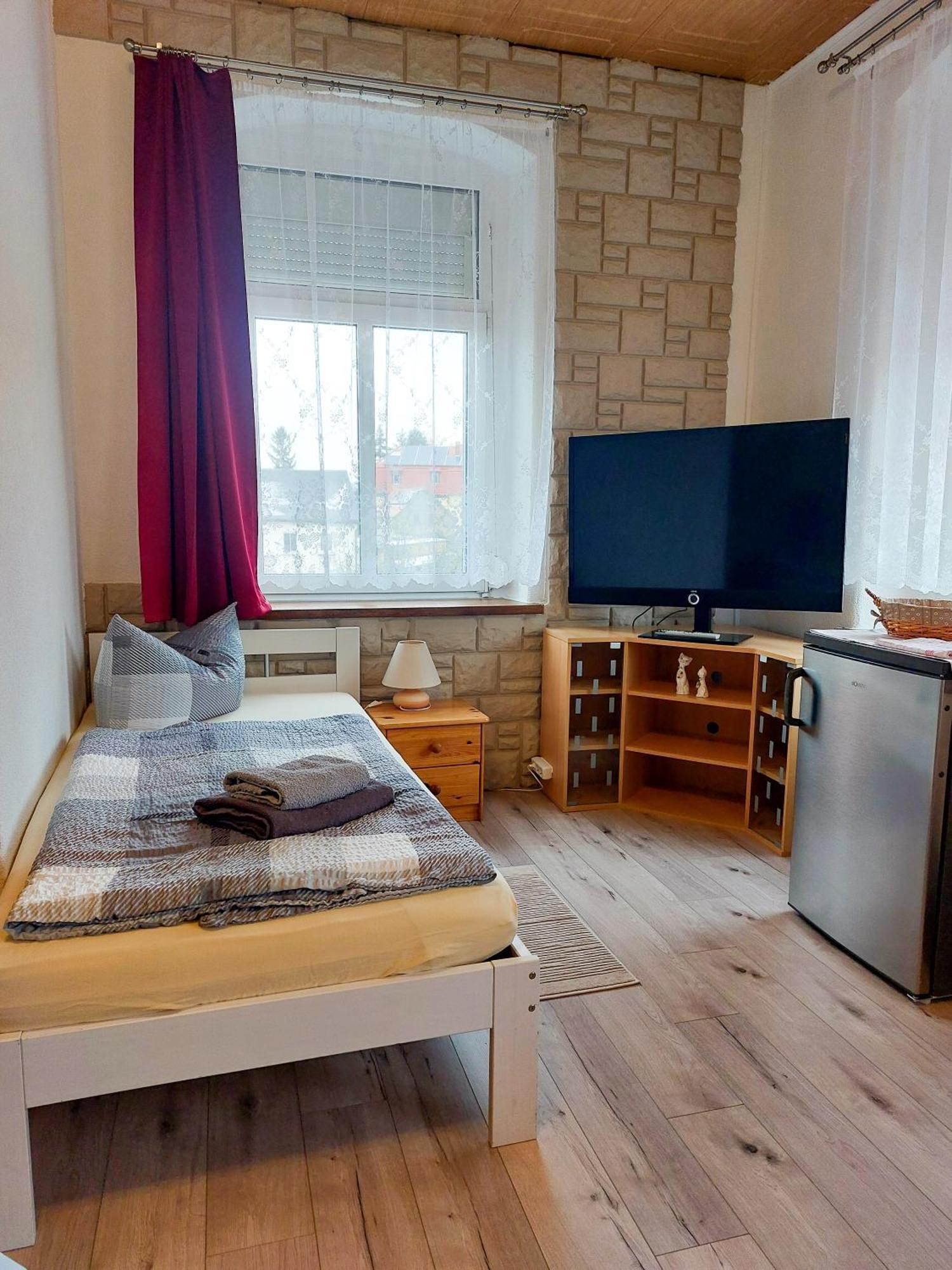 Zur Deutschen Eiche - Fruehstueckspension Und Ferienwohnungen Großschönau Chambre photo